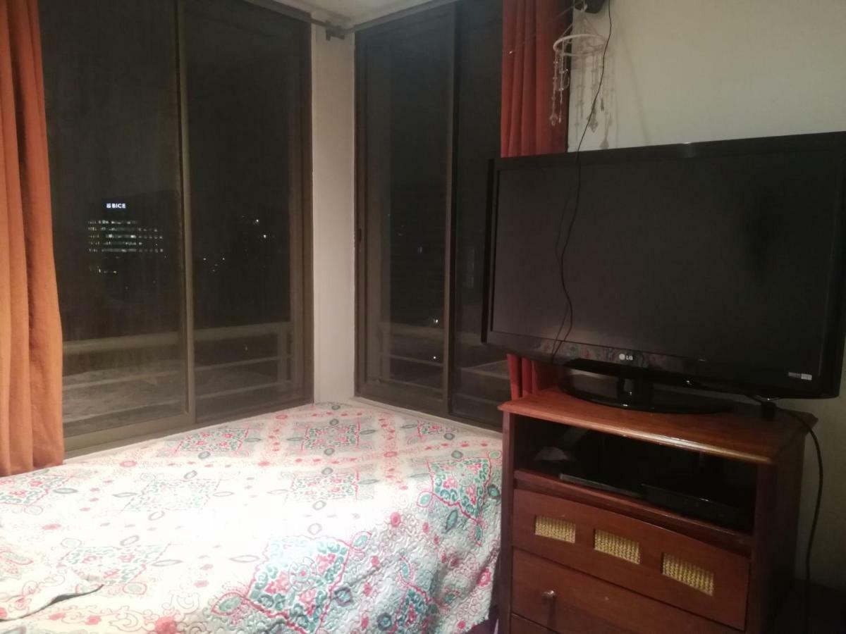 Una Habitacion Privada Con Bano Privado En Centro Historico Santiago Luaran gambar